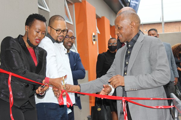 Minister Ndabeni-Abrahams officiating in the handover of 4IR advanced techno hub to Greater Alexandra Chamber of Commerce & Industry, 10 March 2022.