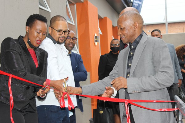 Minister Ndabeni-Abrahams officiating in the handover of 4IR advanced techno hub to Greater Alexandra Chamber of Commerce & Industry, 10 March 2022.
