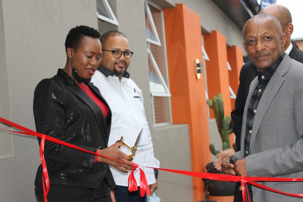 Minister Ndabeni-Abrahams officiating in the handover of 4IR advanced techno hub to Greater Alexandra Chamber of Commerce & Industry, 10 March 2022.