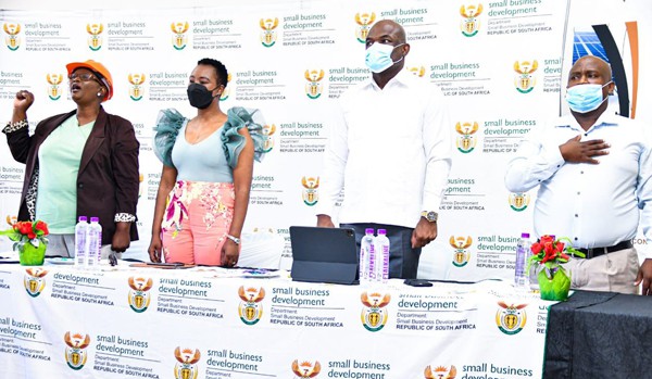 Minister Stella Ndabeni-Abrahams handing over equipment to beneficiaries of the Informal Micro Enterprise Development Programme in Kareeberg Local Municipality, Northern Cape, 16 March 2022